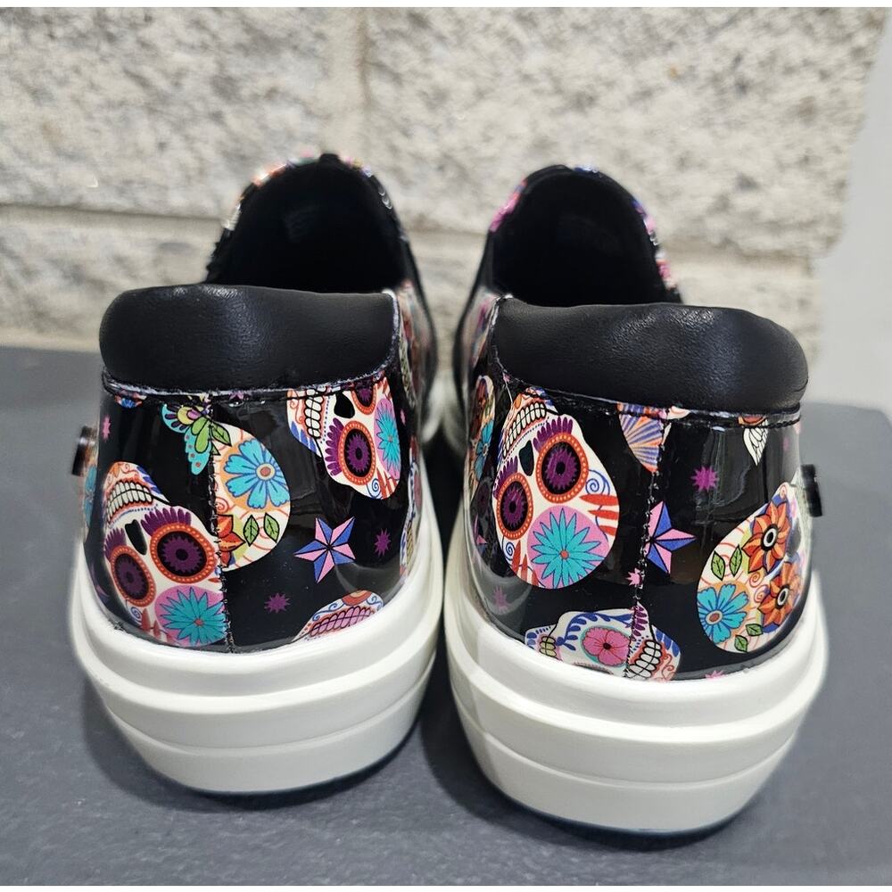 Klogs Footwear Ascent Candy Skull Patent Clogs, Nurse, Teacher, Womens Sz 7.5 - Picture 5 of 6